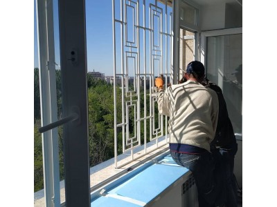 Встановлення ґрат на вікна у квартиру останнього поверху