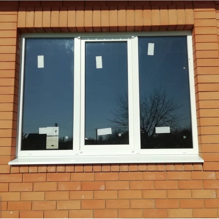 Металлопластиковое окно Rehau 70 на три части (4-12-4-8-4) GU uni-jet