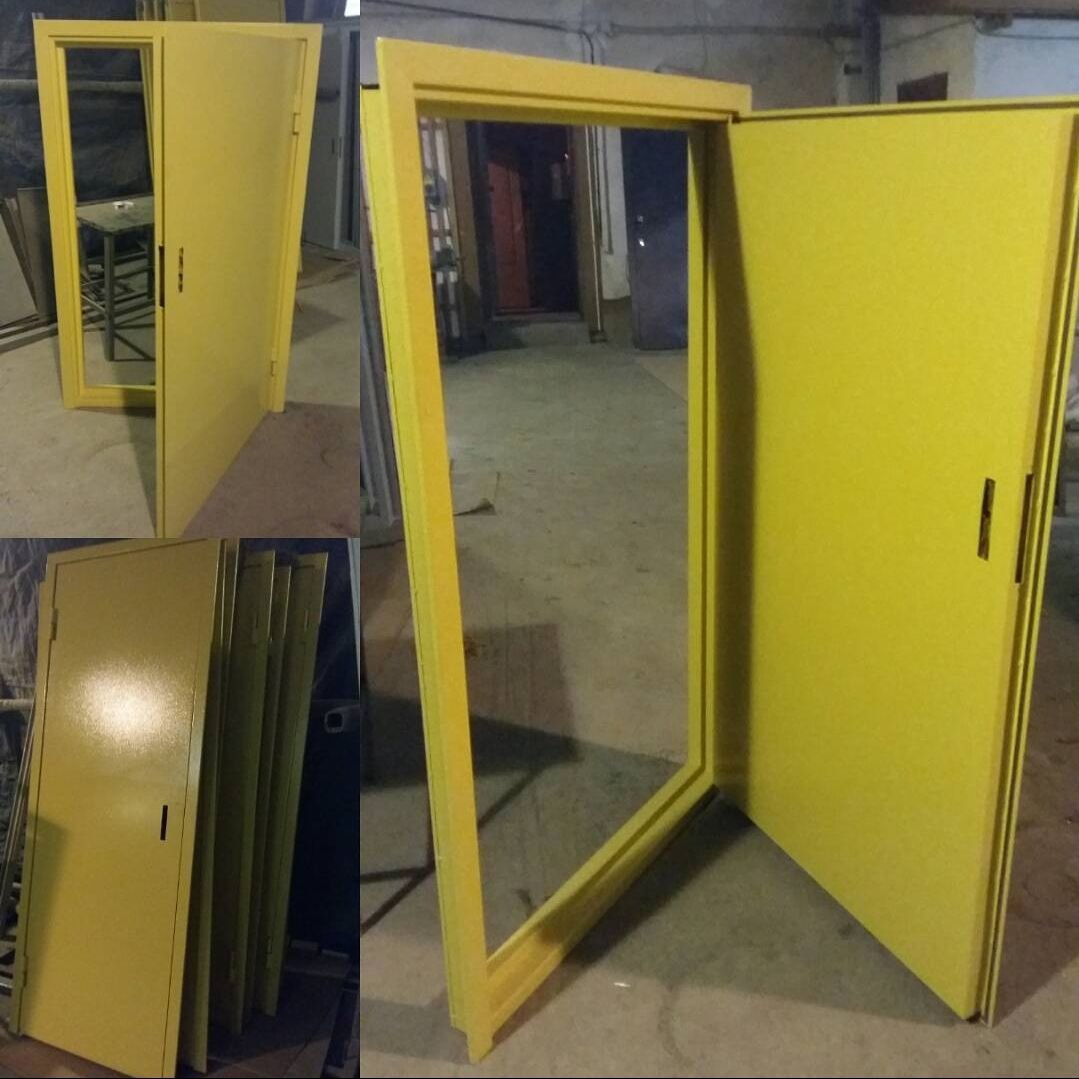 Жовті протипожежні двері